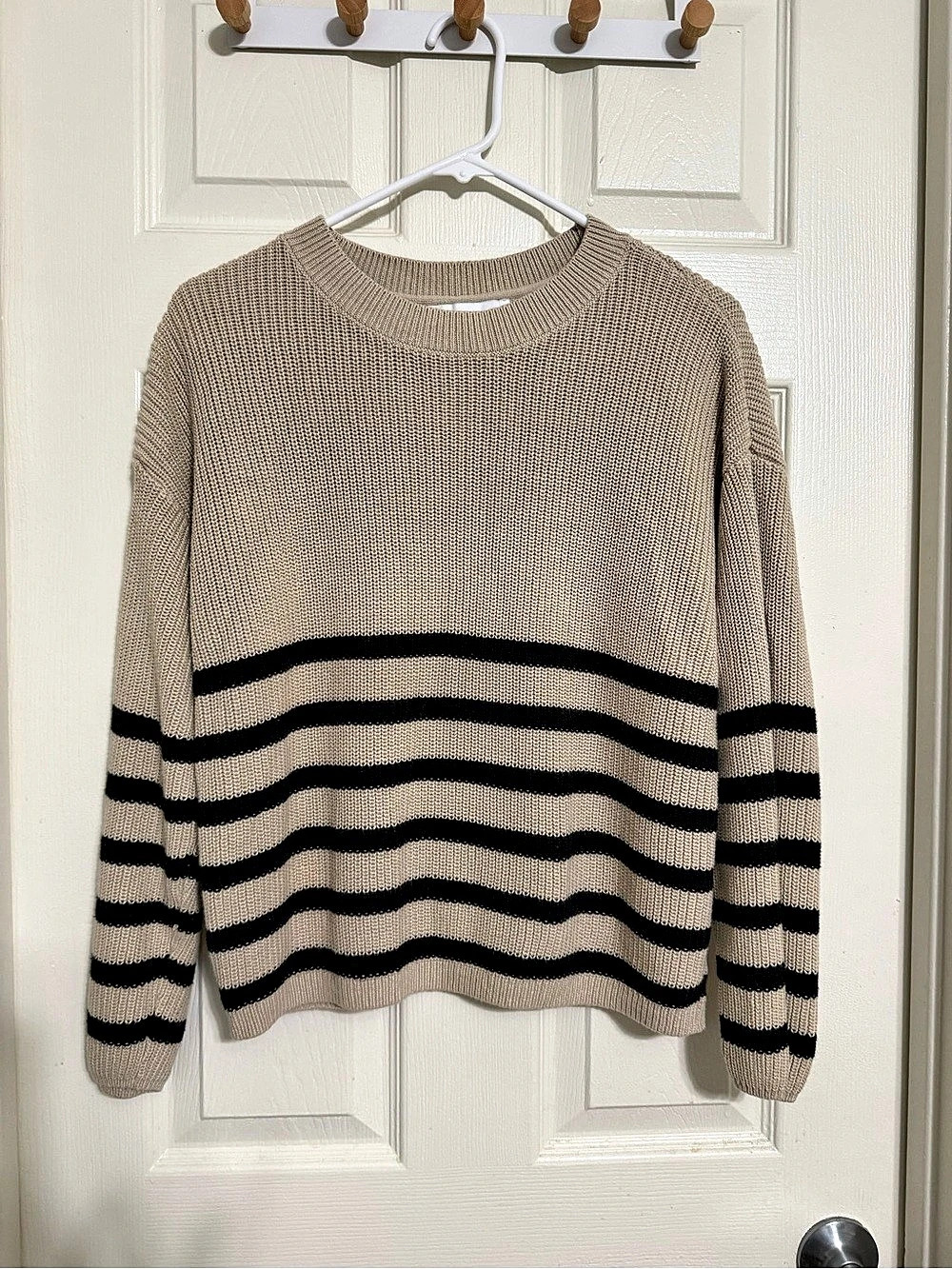 DKNY Striped Crewneck Sweater in Beige & Black Size Large